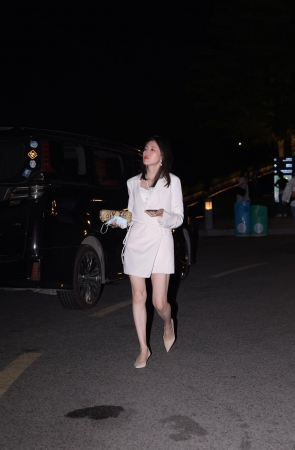 拥有一双美腿的韵味女人~