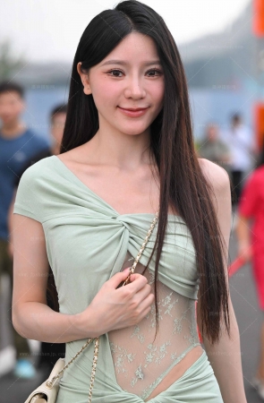 2592-7-108√爱穿肉丝-你的小君