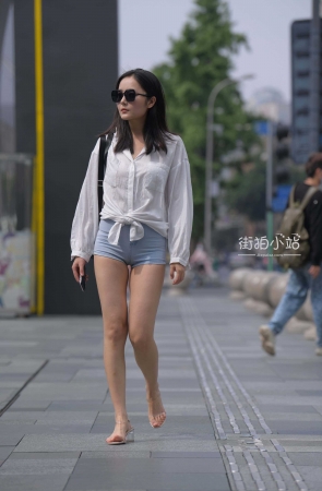 【5月摄影作品】热裤美女 【图片➕视频】
