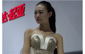 美女车模的极品玉足，令人垂涎三尺