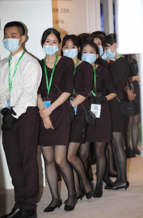 【街拍心灵】紫色街拍制服黑丝美腿销 售顾问