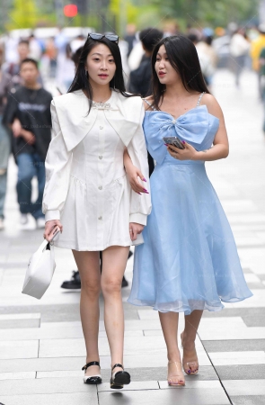 23426-28=70√邻居少妇气质不赖噢 15P