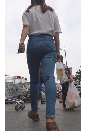 牛仔紧身裤美女