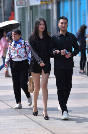 9312-1+48吸睛的肉丝美腿，玩好几年 5P