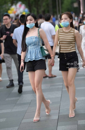 2284-23+94美腿闺蜜，选一个？ 20P