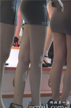 舞台上密密麻麻的美腿高跟鞋翘臀showgirl