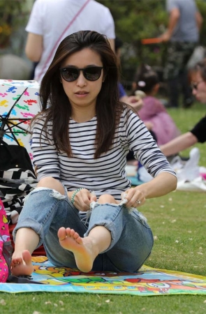 No1513 女人味十足的性感少妇，一双略带趾骨的素足原来也可以这么完美 第1套