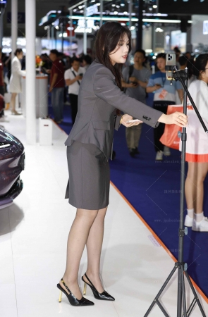 智己制服黑丝主播【套图➕单反视频】 10P