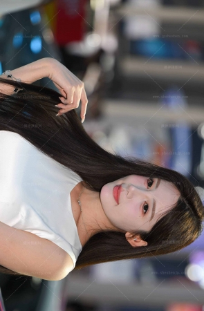 251121-42-86√美腿美足车模-不知其名