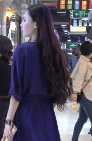 街拍极品黑丝漂亮美女