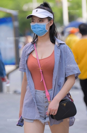 性感牛仔热裤美女