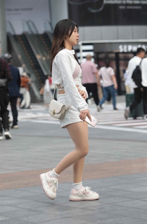 街拍肉丝妹子-13P
