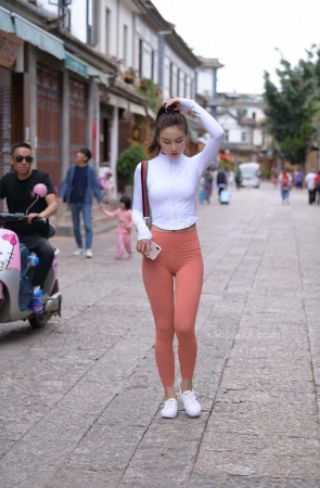 【魂魂大理旅拍作品】第二篇：珊瑚色瑜伽裤美丽小姐姐
