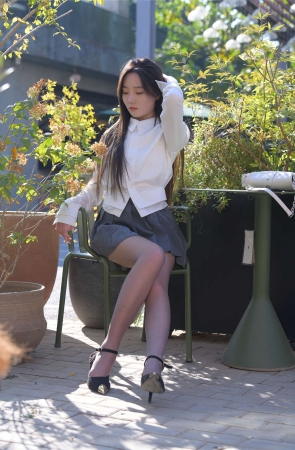 一始街拍作品 – 茉莉雨