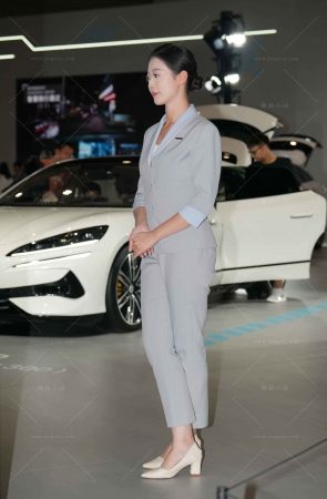 端庄优雅礼仪小姐姐