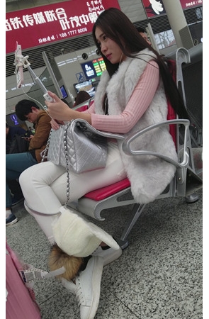 爱自拍的漂亮美女小姐姐