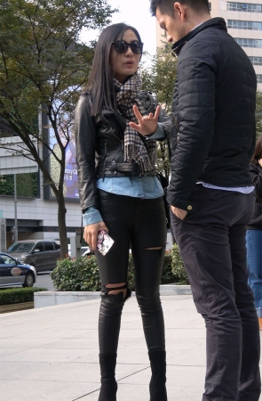 性感的皮裤御姐1