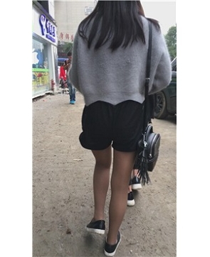 灰丝性感学生妹