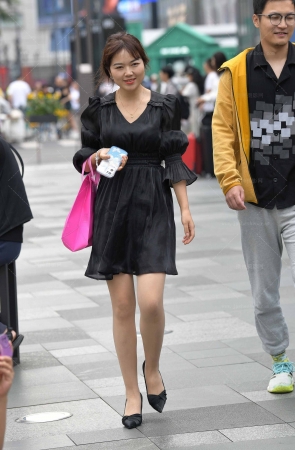 2457-12=53√肉色丝袜连衣裙 13P