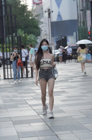 220810-29 性感大长腿