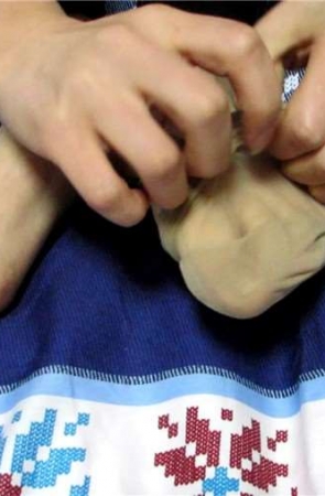 牛人约清纯妹纸床上展示丝足美脚丫