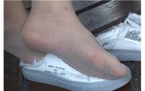 薄丝美眉 [410 MB/MP4]