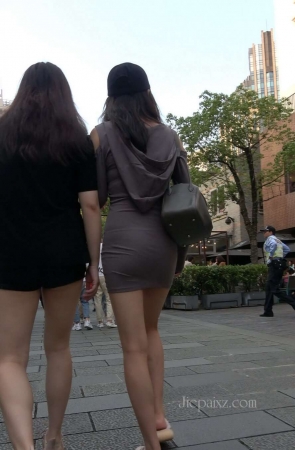 4K – 灰色紧身包臀裙街拍美眉 [1.49 GB/MP4]