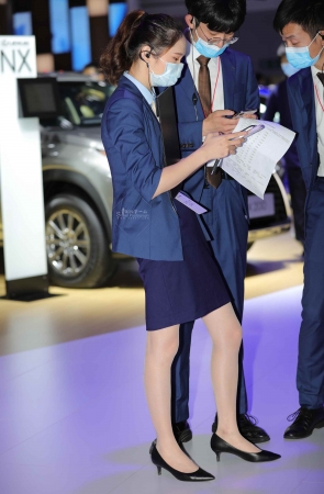 【街拍心灵】雷克萨斯销shou们街拍肉丝高跟哇塞