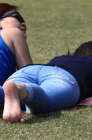 No1465 模拍开始前在草地上撒会小野没想到被人街拍了