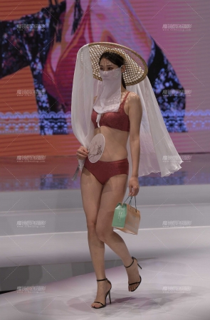 时尚内衣大秀，大饱眼福~