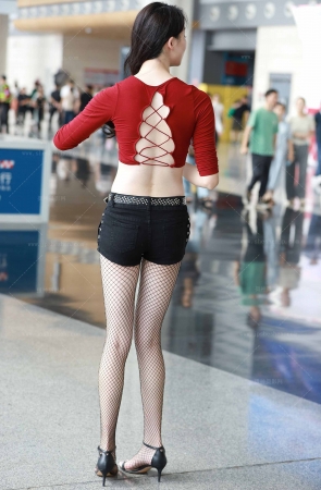 热裤露背背心小姐姐 8P