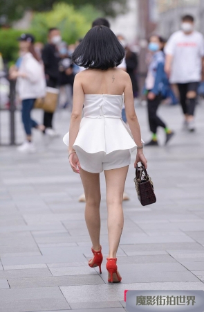 性感抹胸短发少妇3A822[696M]