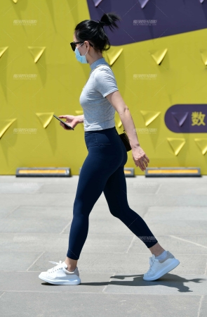 美丽瑜伽裤美女