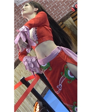 抹胸古装制服美女，丰满妖艳货