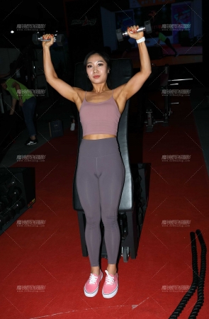 紧身瑜伽裤美女健身