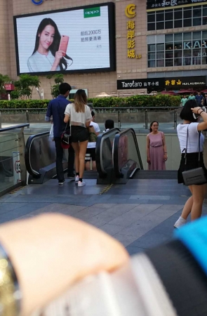 热裤，长腿，运动鞋（12）