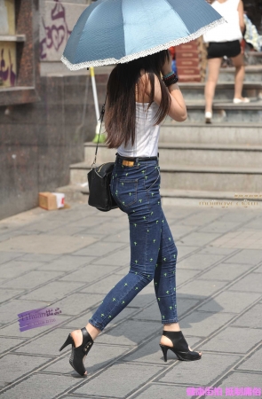 李欢原创——–美女，紧身裤（23P）