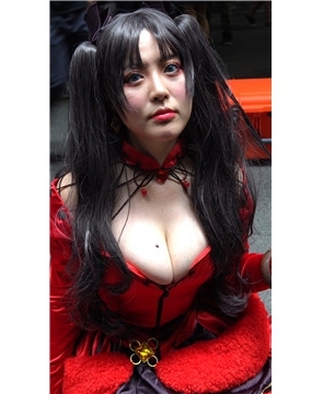 丰满的cosplay少女