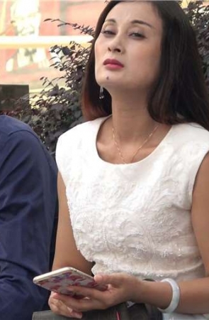 4k-极品鱼嘴高跟鞋丝袜美足美女玩挑鞋