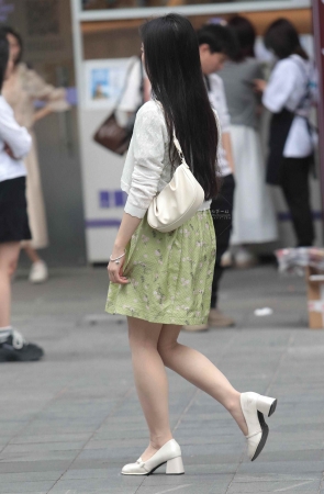 街拍肉丝少妇-14P