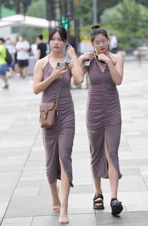 丝滑嫩姐妹花240302-12-39 15P