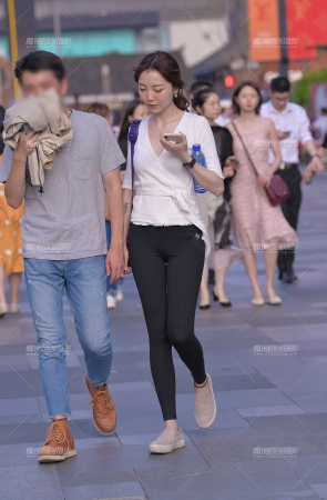 紧身，黑裤，漂亮女友