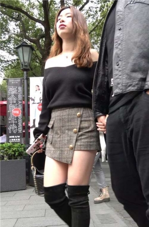 4K – 长靴美腿大波浪街拍成熟美女 [1.13 GB/MP4]