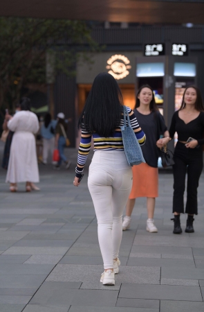 搭讪了，非常不错的小姐姐