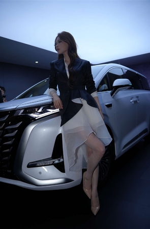 西装外套女神美嘟