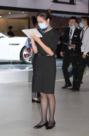 2020成都车展√路虎黑丝销售小姐姐（25423-1 11P