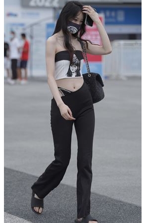 抹胸黑裤美女(130P)