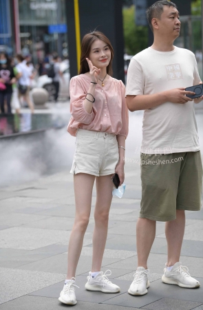 2272-17+113眉清目秀美腿女友 17P