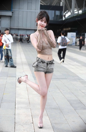 网红-小哈娜【套图➕单反视频】 10P