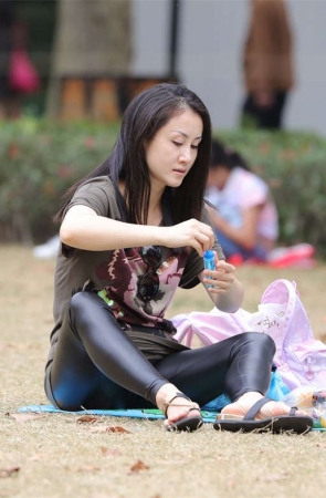 No766 气质型美少妇，不管素颜还是墨镜都很带味